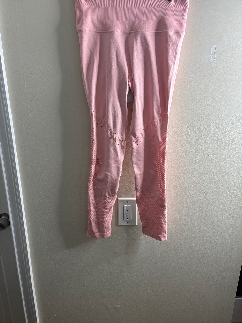 Victoria's Secret Light Pink Seamless women’s leggings. / Victoria sport